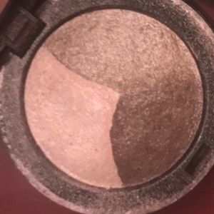 Sephora afterglow trio eyeshadow.